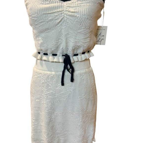 White Lace two-piece Texture Halter Ruffle Mini Skirt Two Piece. New with tag - Picture 11 of 12
